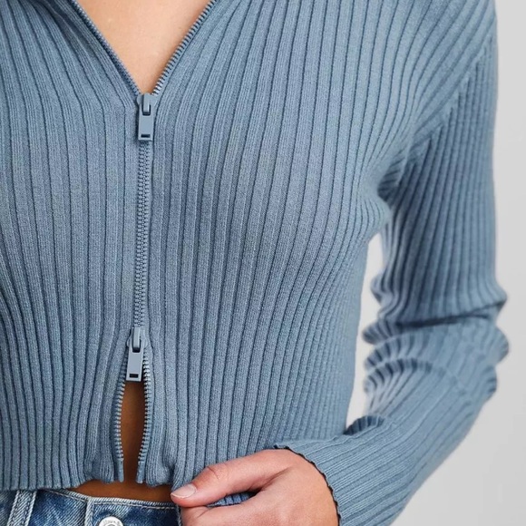 Zip Front Cropped Cardigan Sweater - Picture 6 of 6